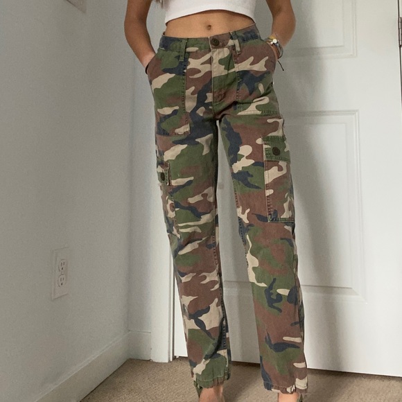URBAN OUTFITTERS camo pants - Picture 4 of 4
